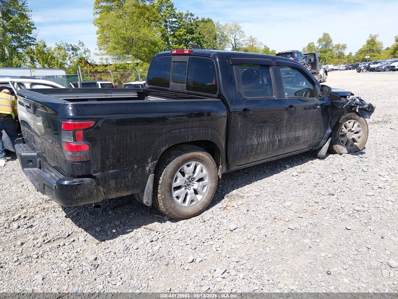 2022 NISSAN FRONTIER SV 4X4 · 4/11