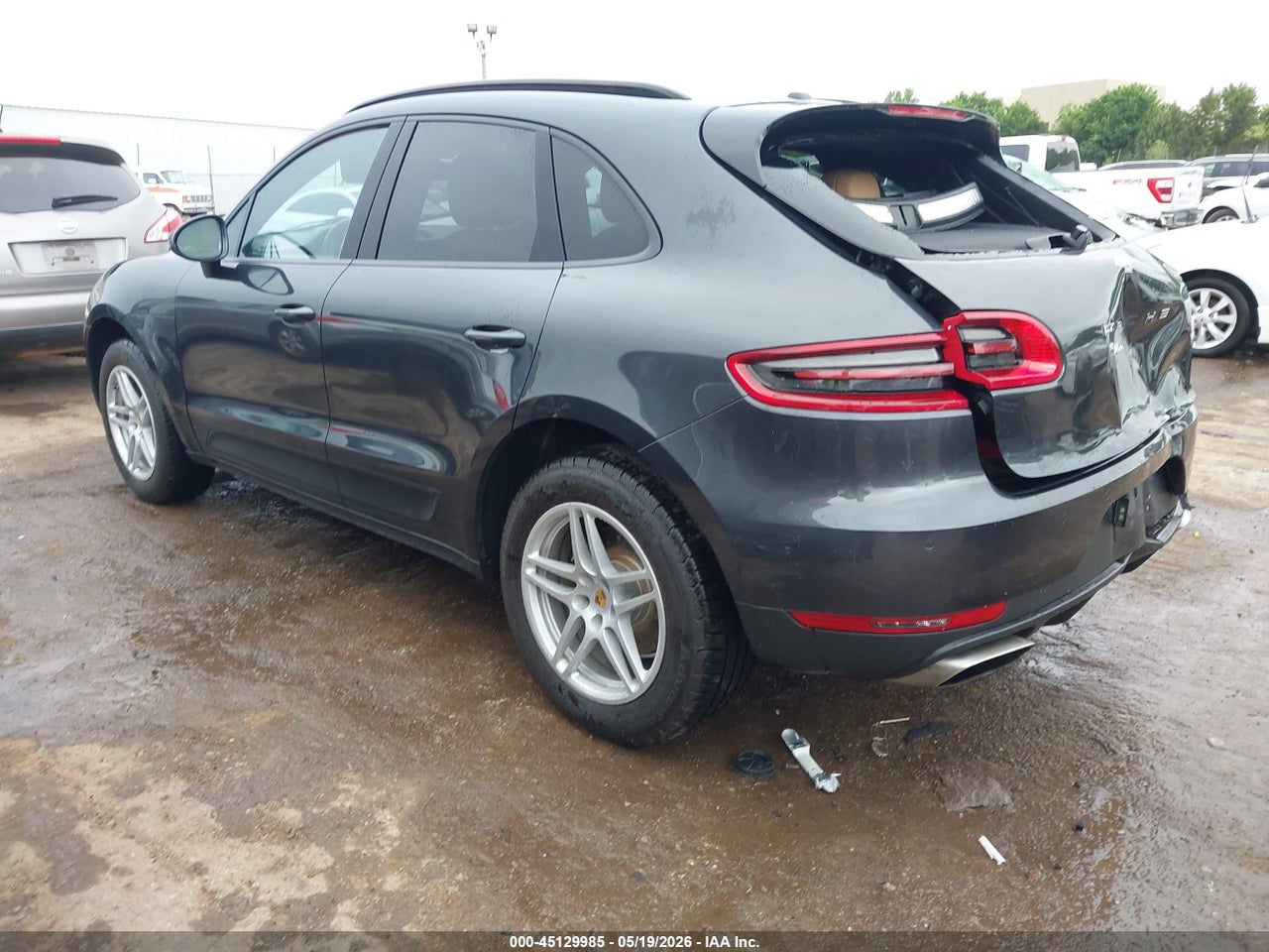WP1AA2A58HL****** · 2017 PORSCHE MACAN · 3/11