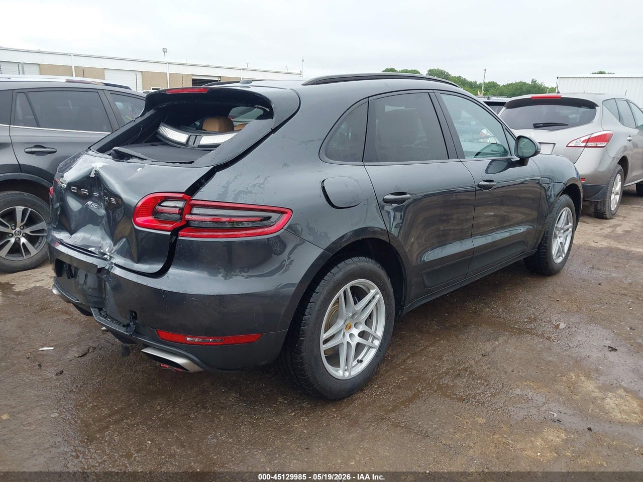 WP1AA2A58HL****** · 2017 PORSCHE MACAN · 4/11