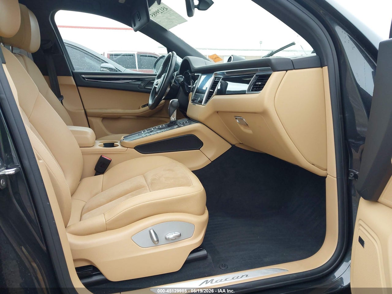 WP1AA2A58HL****** · 2017 PORSCHE MACAN · 5/11