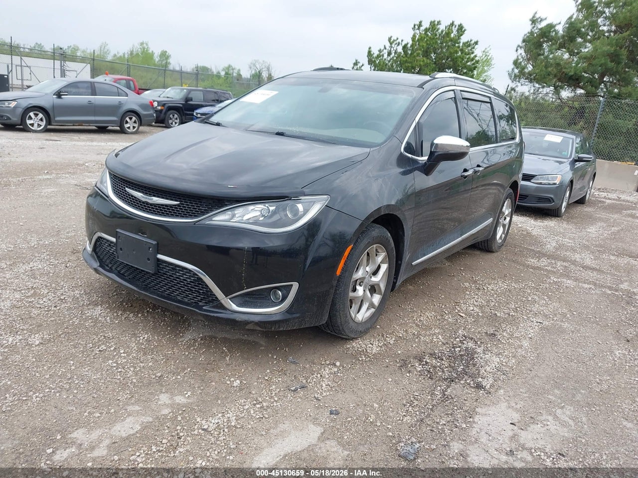 2017 CHRYSLER PACIFICA LIMITED · 2/11