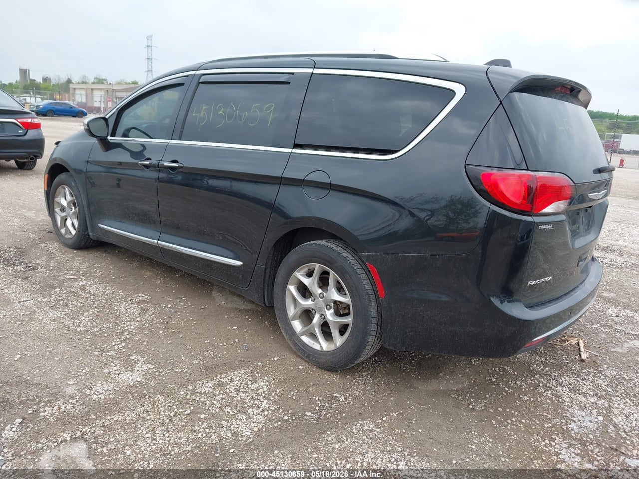 2017 CHRYSLER PACIFICA LIMITED · 3/11