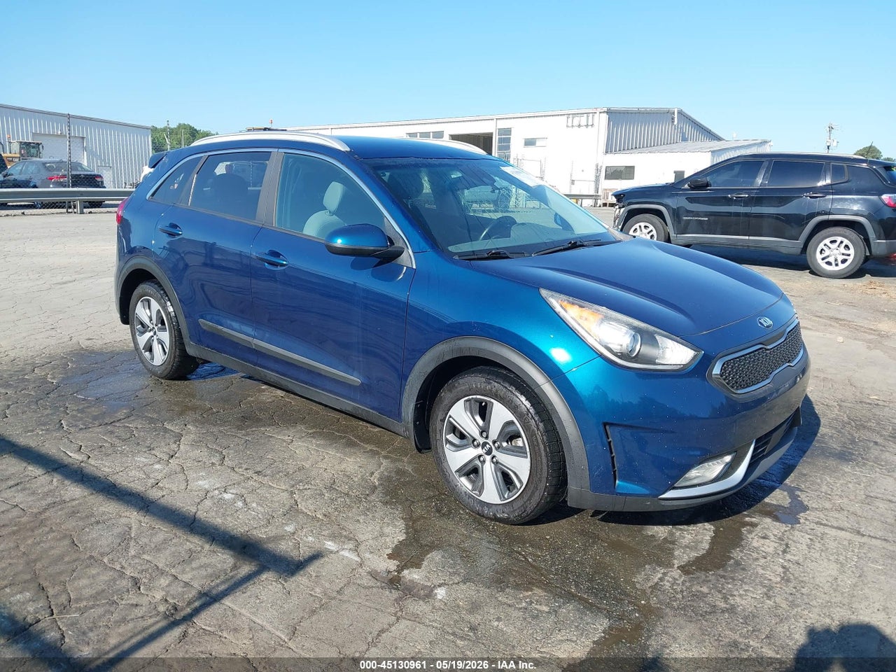 KNDCB3LC4K5****** · 2019 KIA NIRO LX