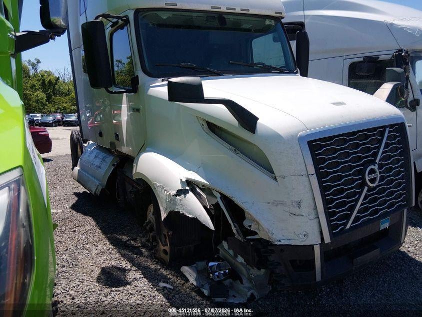 4V4NC9EH6KN****** · 2019 VOLVO VNL
