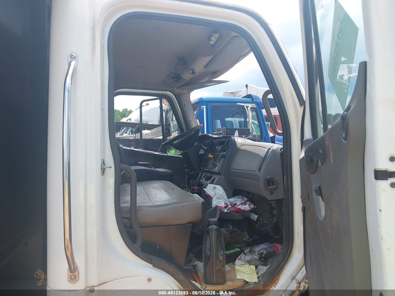 2015 FREIGHTLINER M2 106 MEDIUM DUTY · 5/10