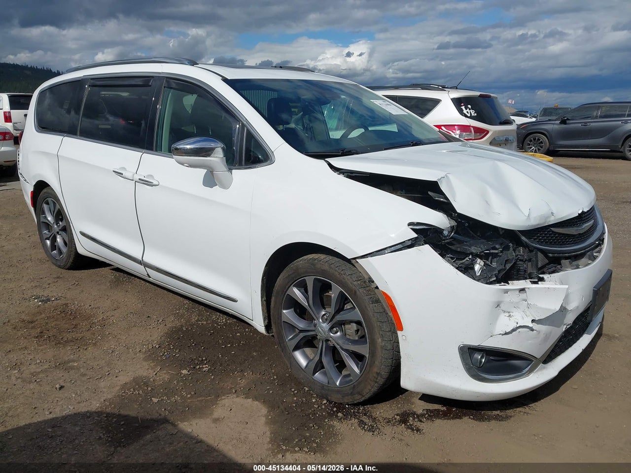 2C4RC1GG1HR****** · 2017 CHRYSLER PACIFICA LIMITED