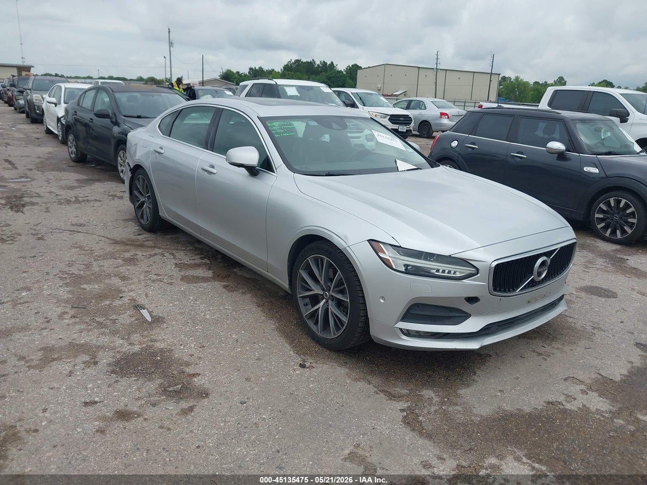 LVY982MK4JP****** · 2018 VOLVO S90 T5 MOMENTUM