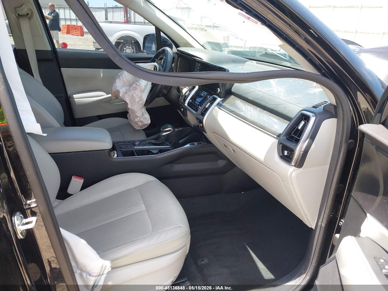 2022 KIA SORENTO S · 5/11