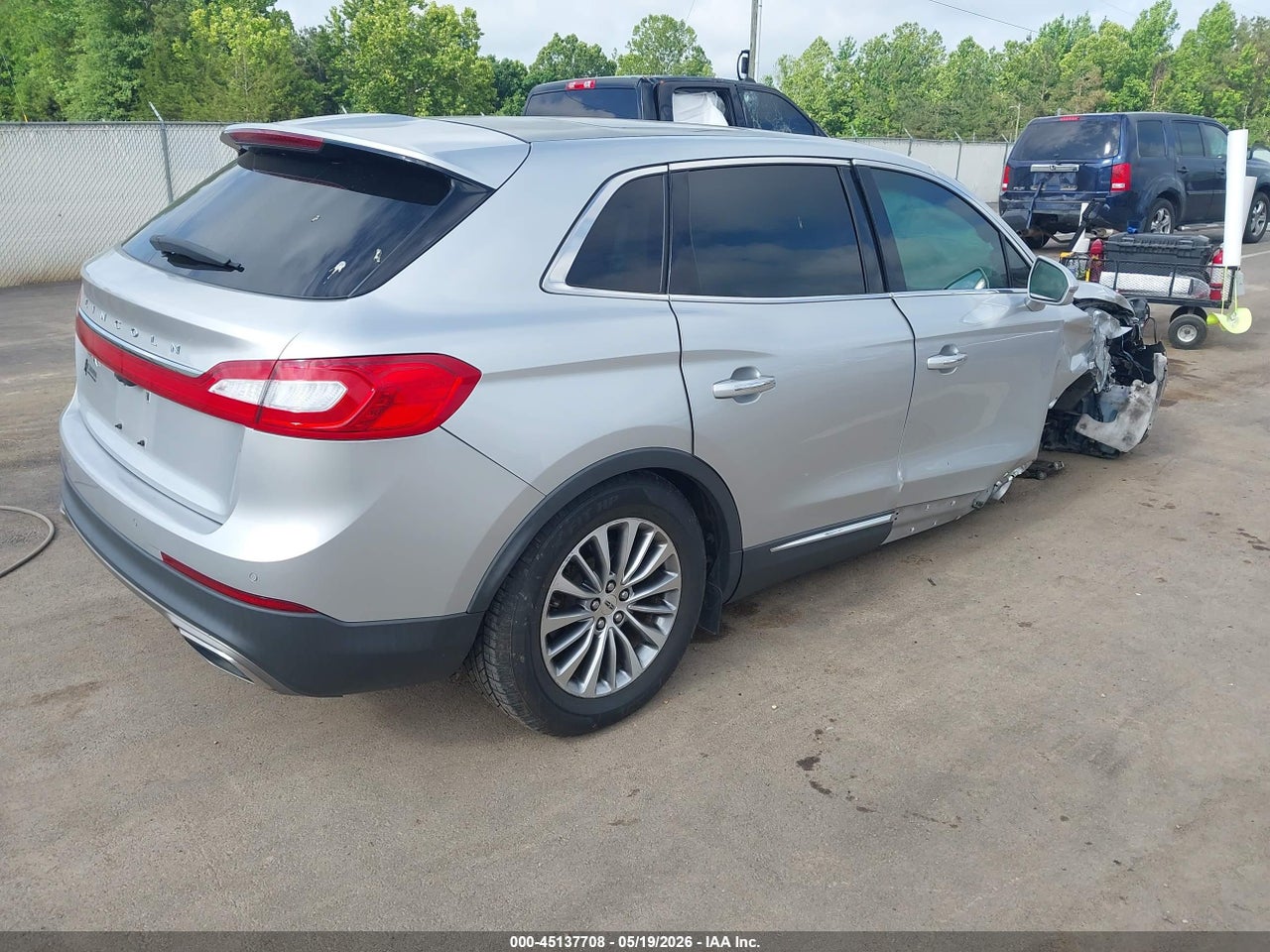 2016 LINCOLN MKX SELECT · 4/10