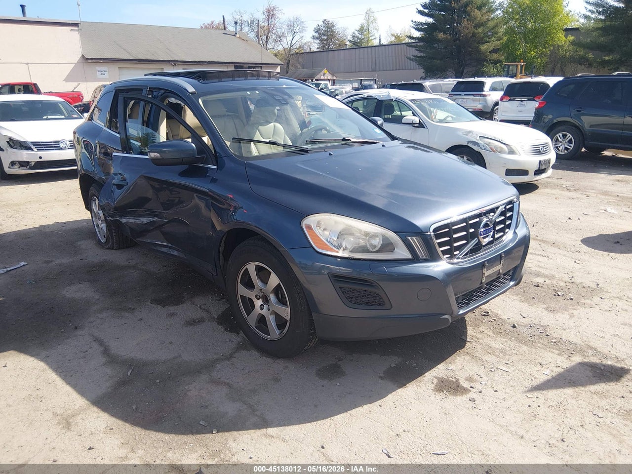 YV4940DZ1B2****** · 2011 VOLVO XC60 3.2