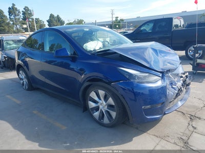 7SAYGAEE1RF****** · 2024 TESLA MODEL Y LONG RANGE DUAL MOTOR ALL-WHEEL DRIVE