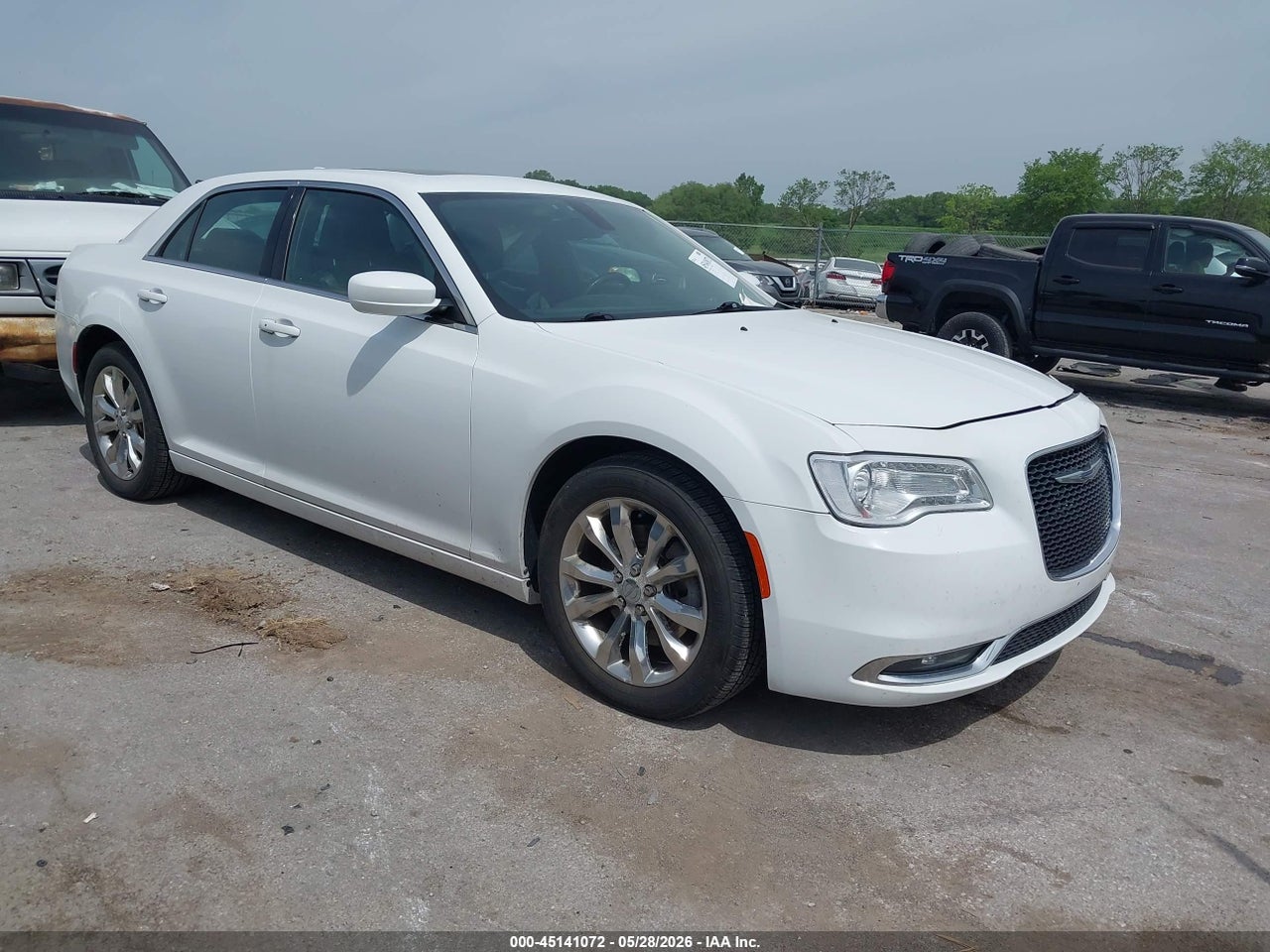 2C3CCARG5GH****** · 2016 CHRYSLER 300 ANNIVERSARY EDITION