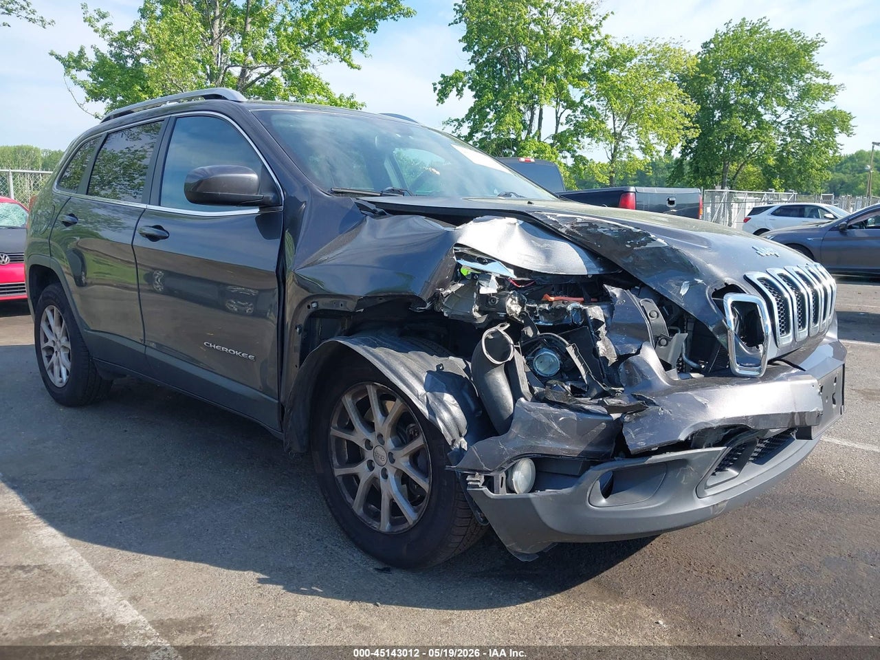 1C4PJMCS2HW****** · 2017 JEEP CHEROKEE LATITUDE 4X4