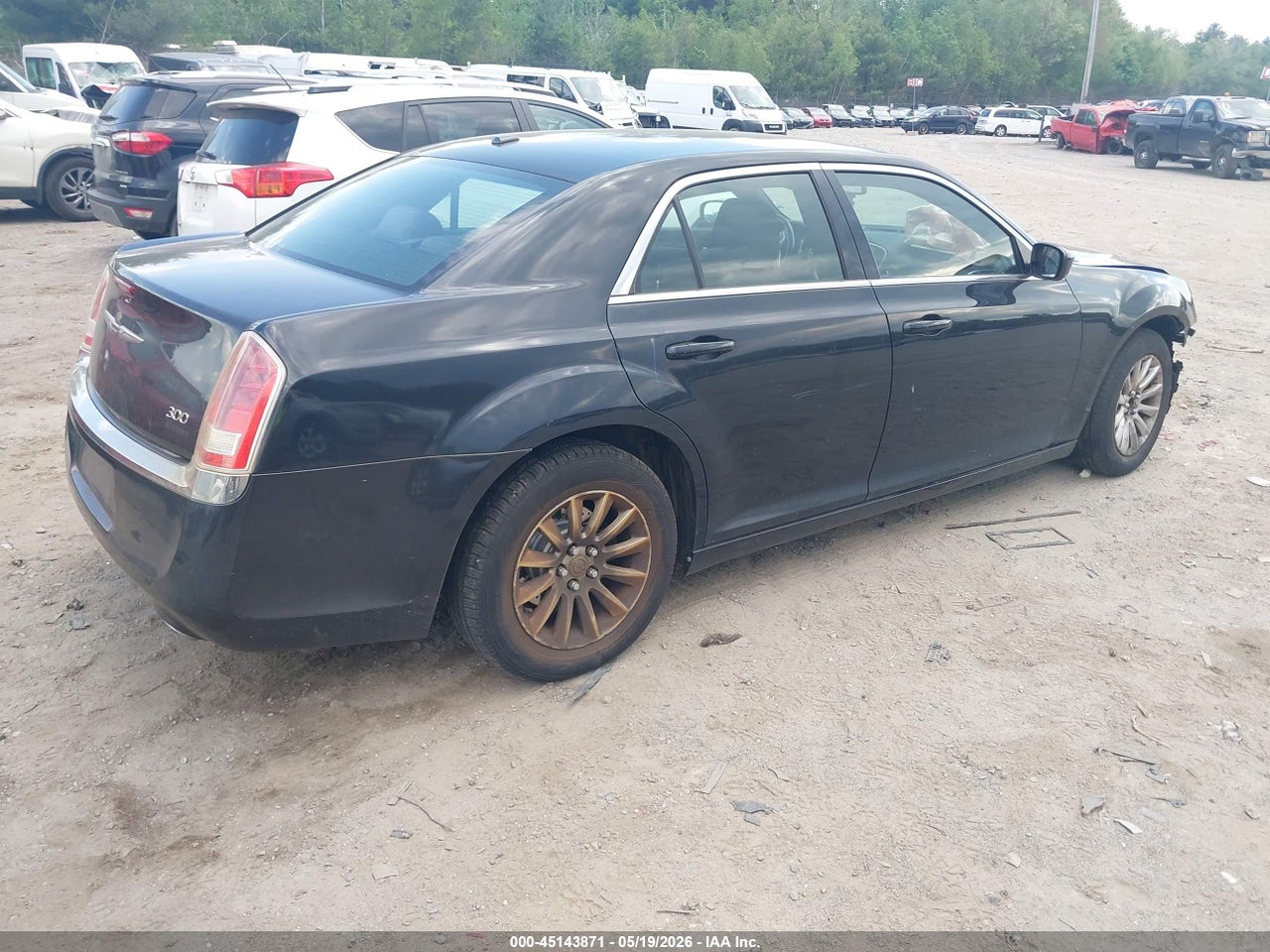 2011 CHRYSLER 300 · 4/10