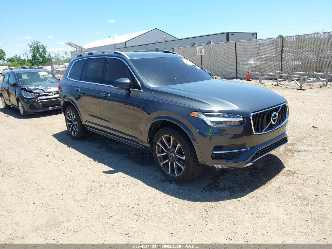 YV4A22PK1G1****** · 2016 VOLVO XC90 T6 MOMENTUM