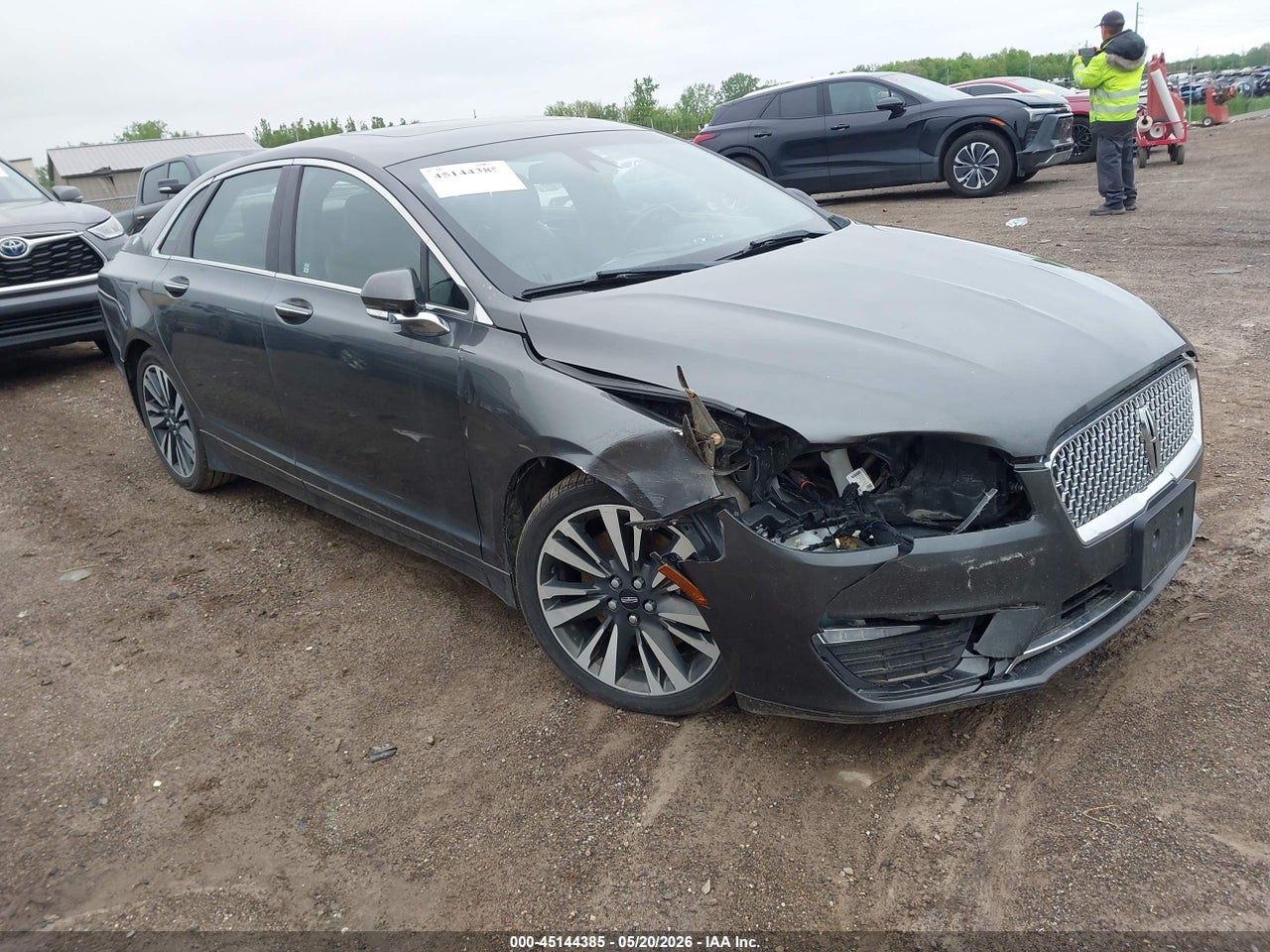 3LN6L5FC8HR****** · 2017 LINCOLN MKZ RESERVE