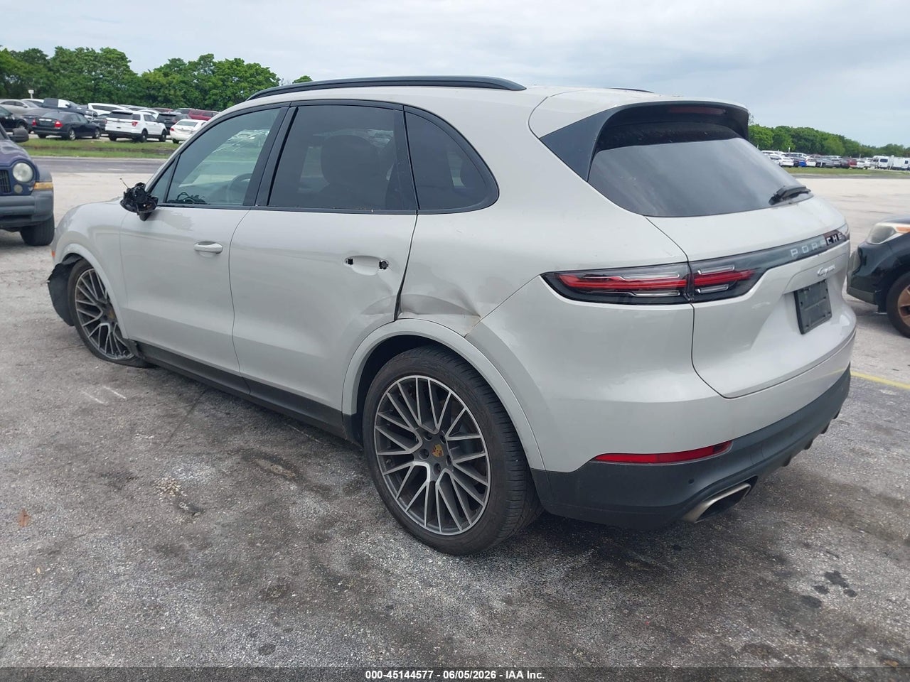 2021 PORSCHE CAYENNE · 3/11
