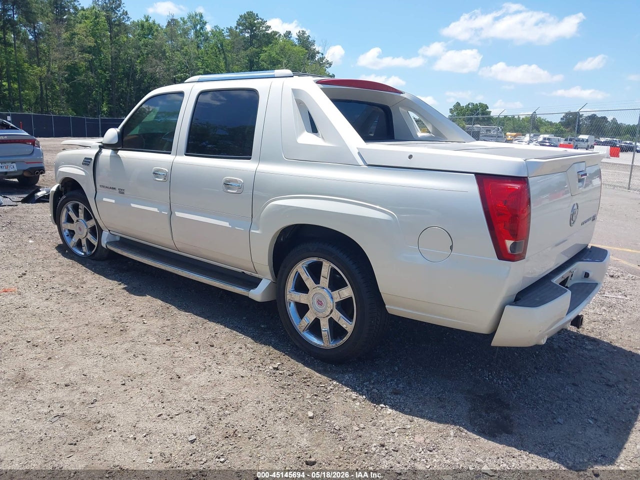 2002 CADILLAC ESCALADE EXT STANDARD · 3/11