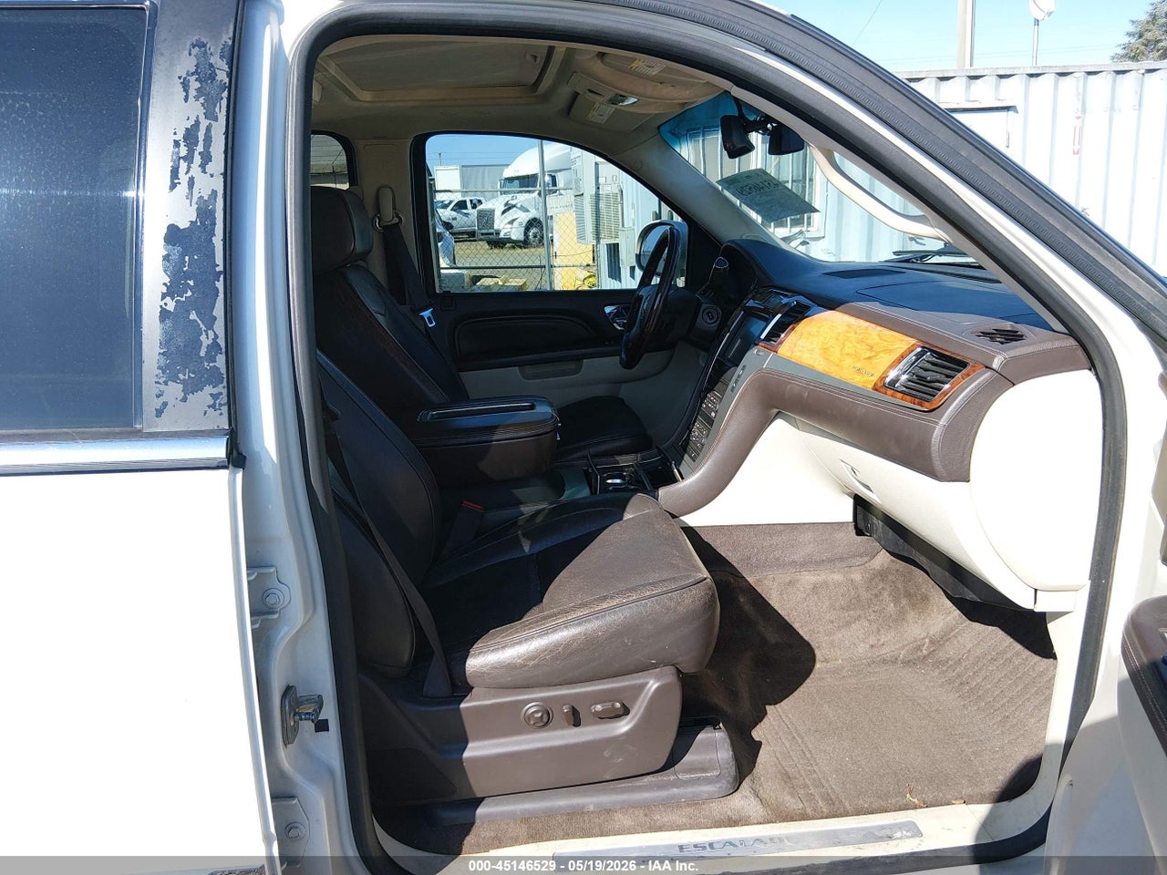 2014 CADILLAC ESCALADE ESV PLATINUM EDITION · 5/11