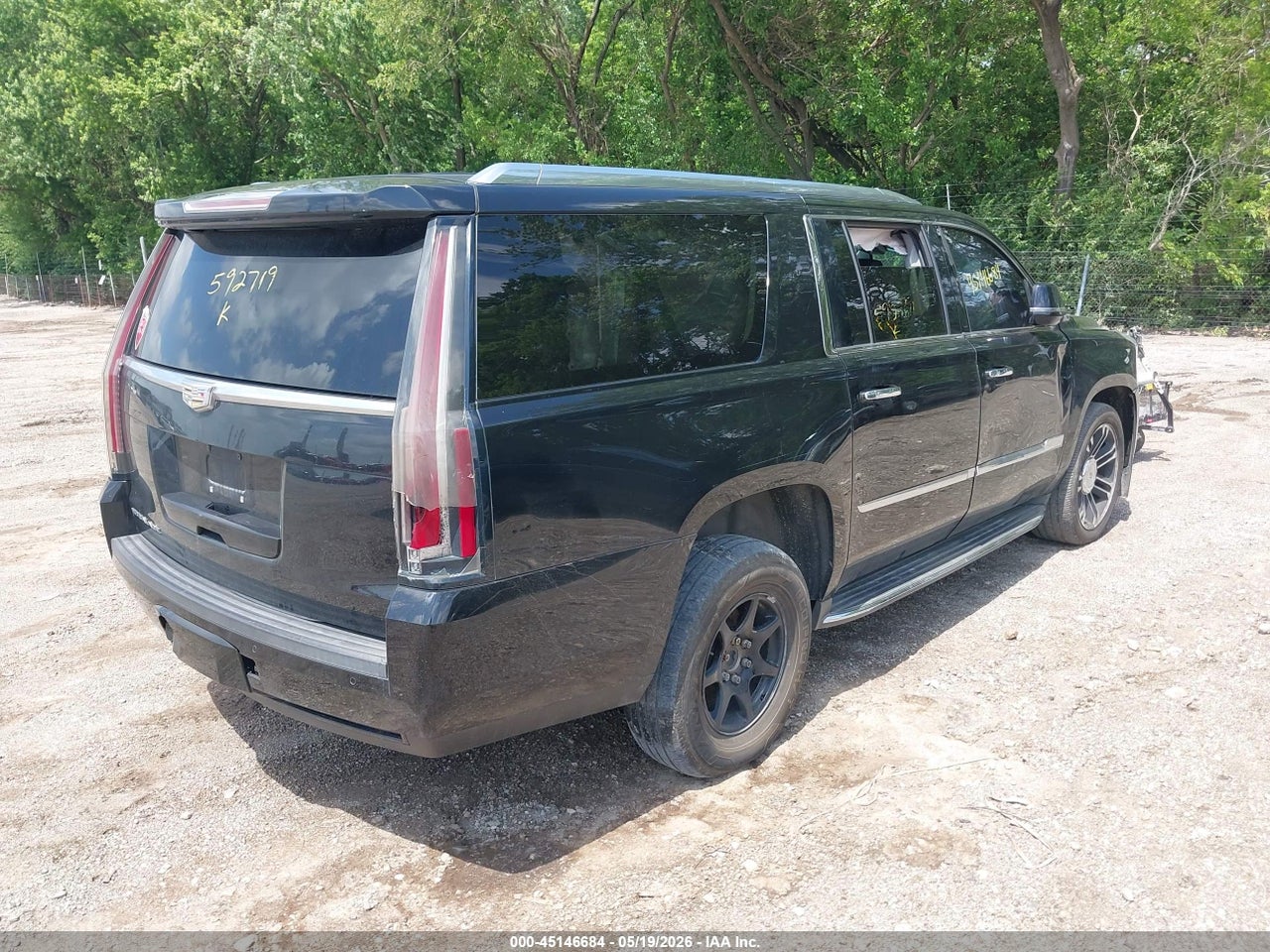 2015 CADILLAC ESCALADE ESV STANDARD · 4/11
