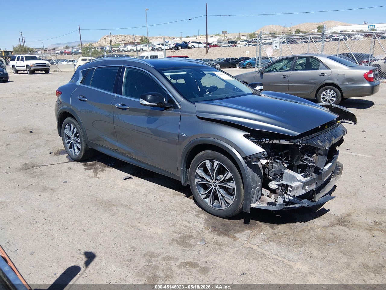 SJKCH5CR1JA****** · 2018 INFINITI QX30 PREMIUM