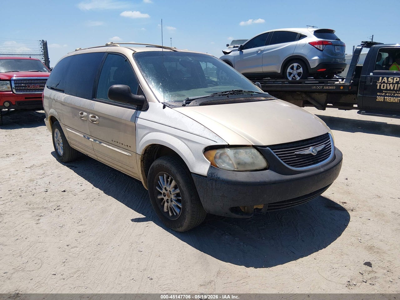 2C8GP64L11R****** · 2001 CHRYSLER TOWN &amp; COUNTRY LIMITED