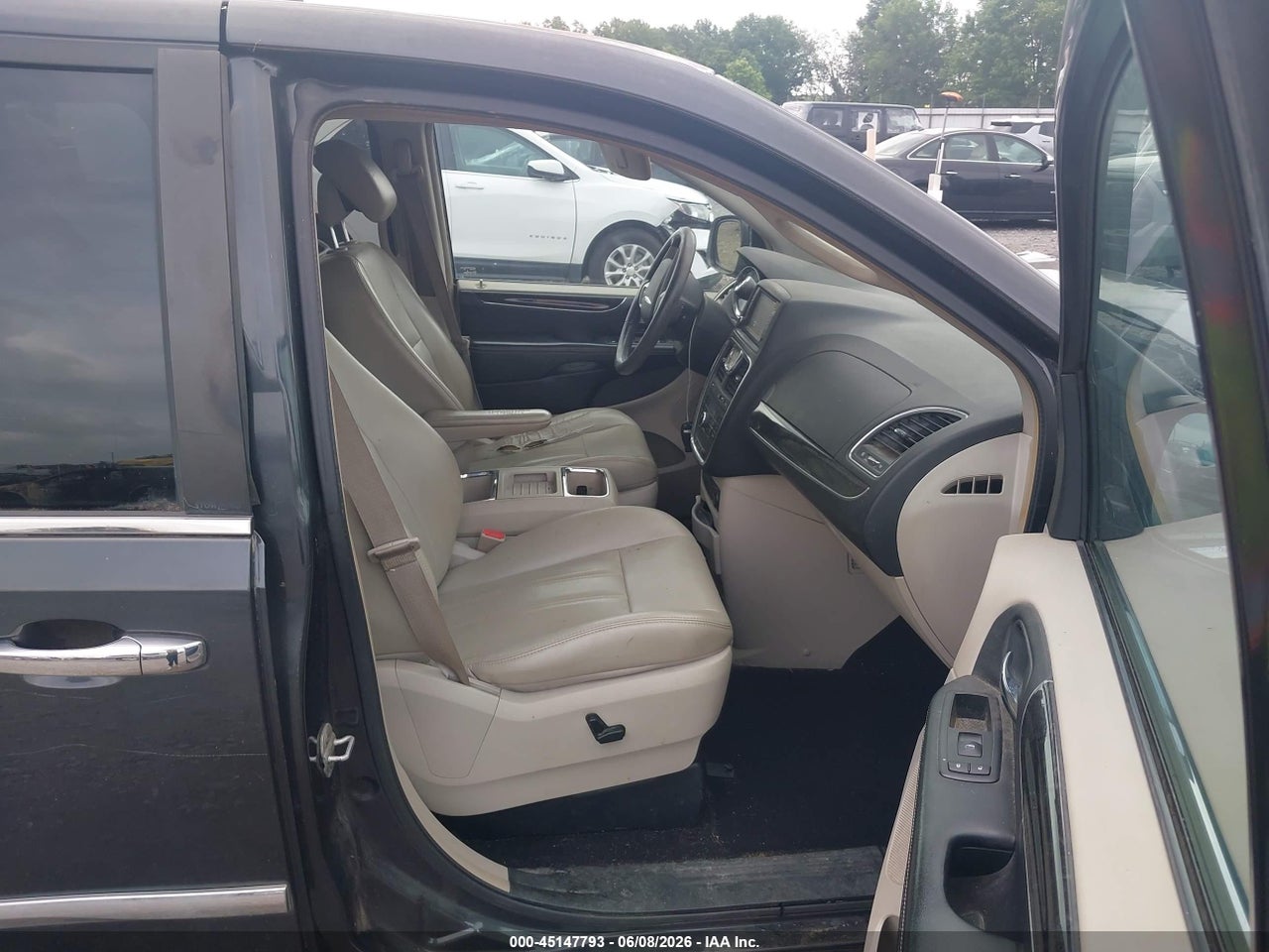 2012 CHRYSLER TOWN &amp; COUNTRY TOURING-L · 5/11