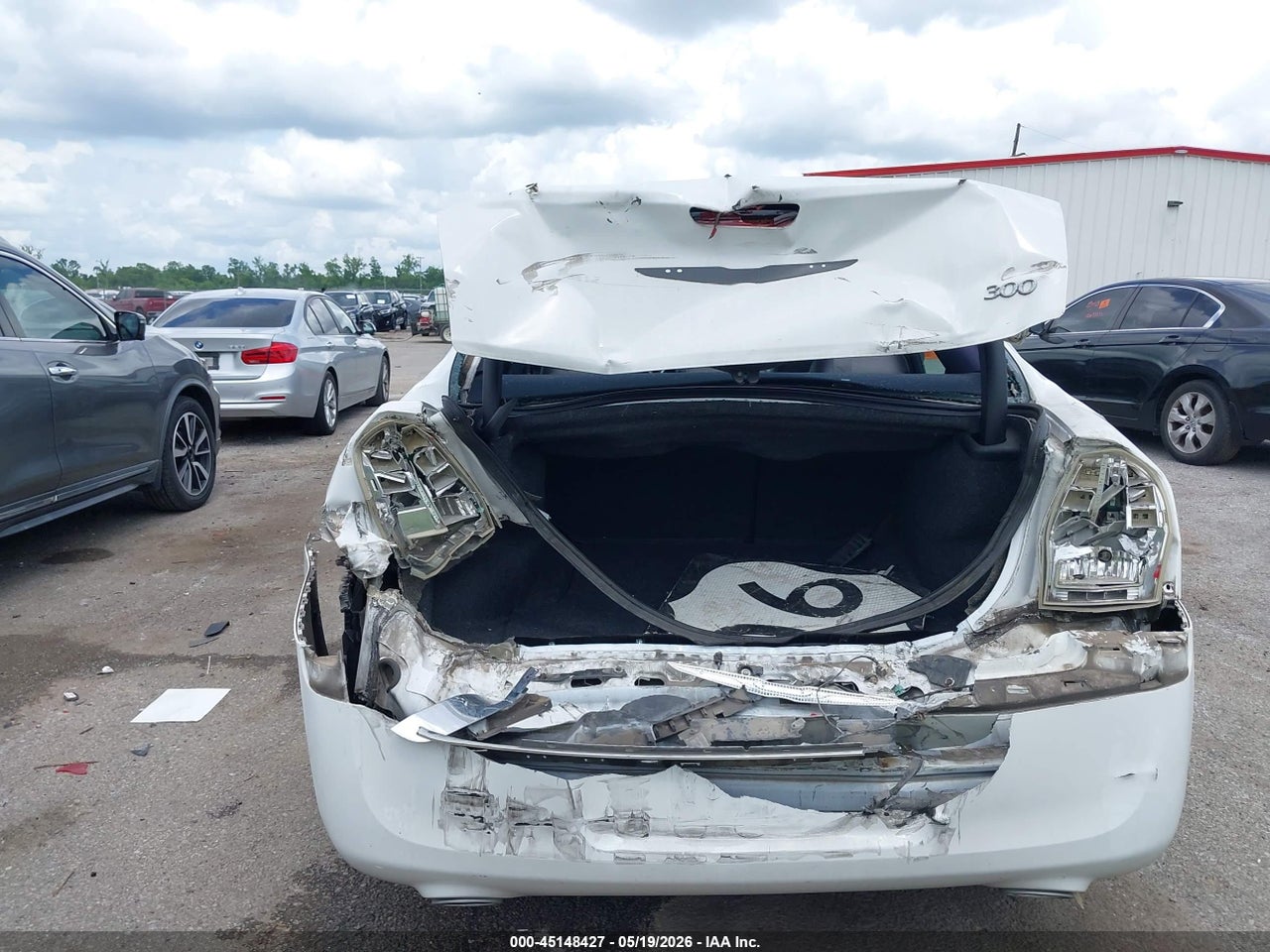 2012 CHRYSLER 300 LIMITED · 6/11