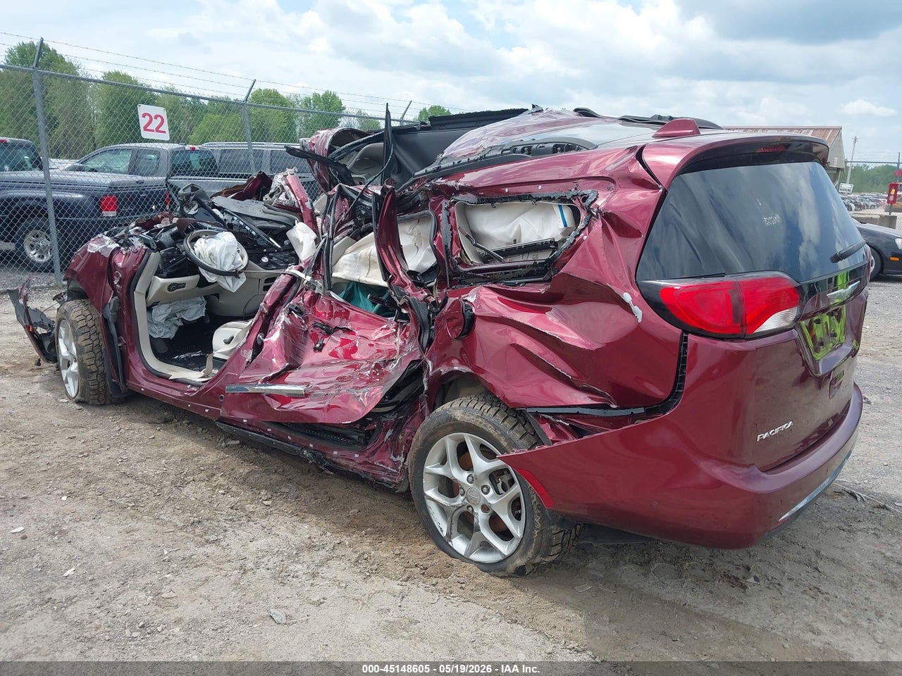 2017 CHRYSLER PACIFICA LIMITED · 3/11