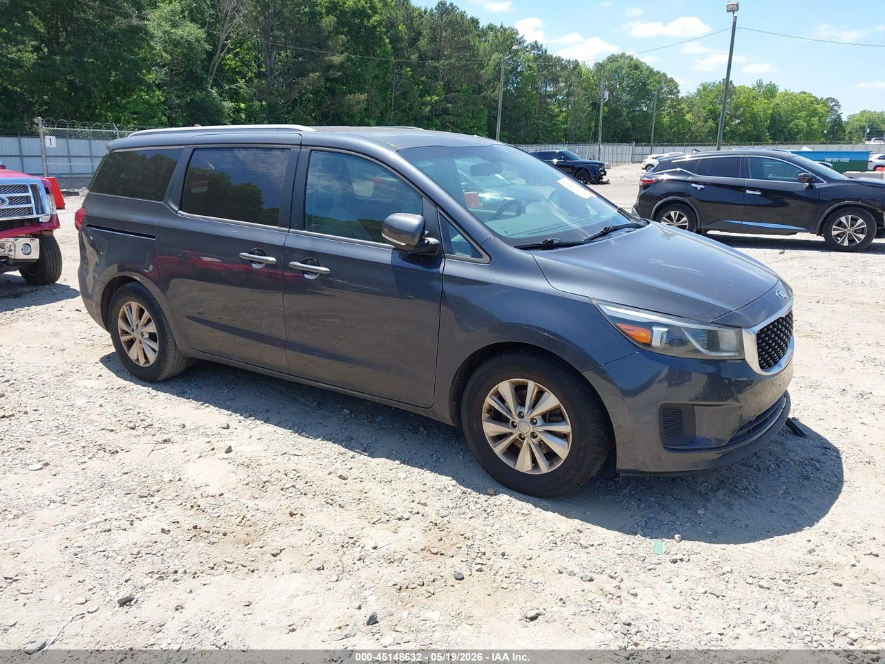 KNDMB5C19H6****** · 2017 KIA SEDONA LX