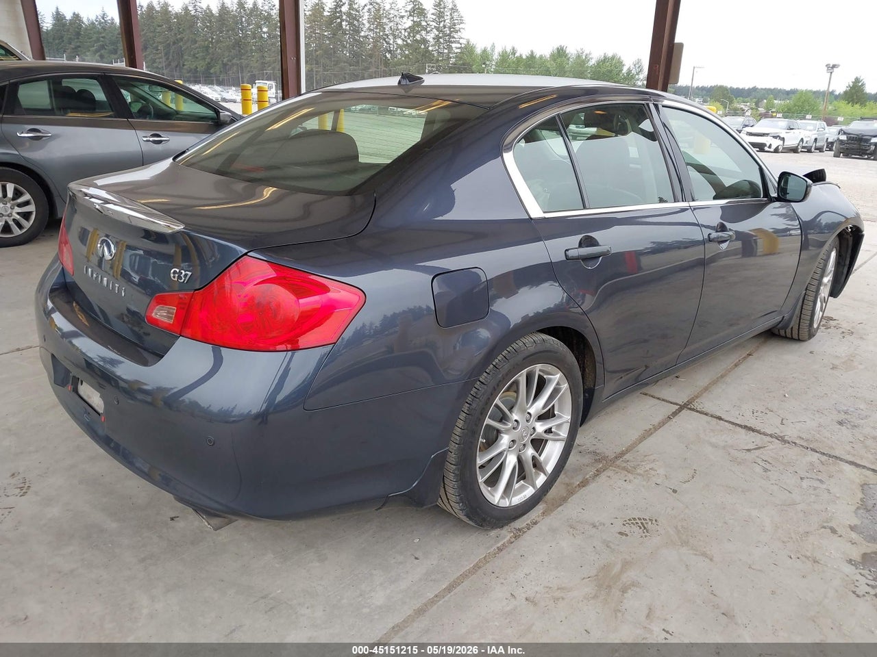 2011 INFINITI G37 JOURNEY · 4/11