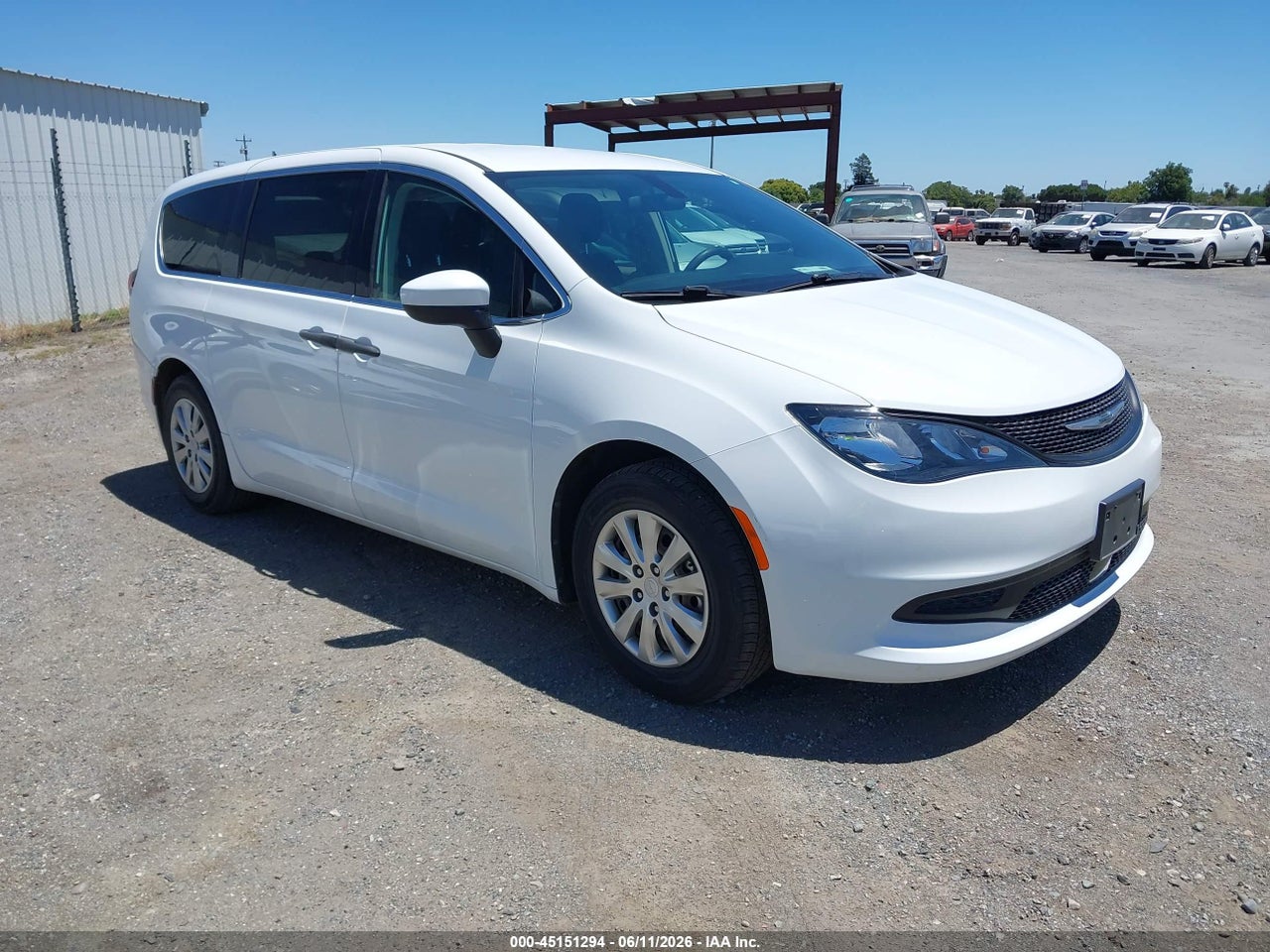 2C4RC1AG4MR****** · 2021 CHRYSLER VOYAGER L