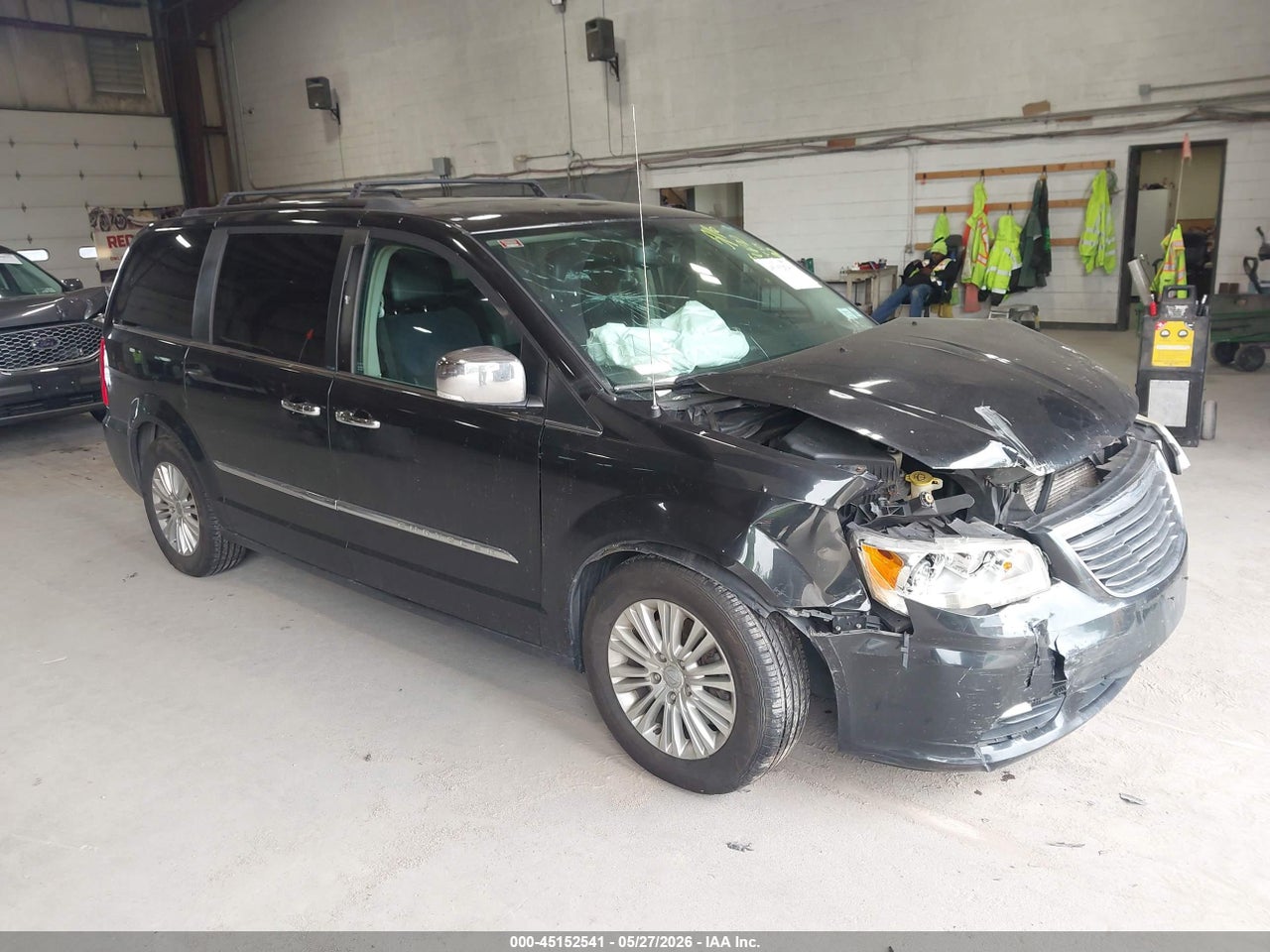 2C4RC1GG4ER****** · 2014 CHRYSLER TOWN &amp; COUNTRY LIMITED
