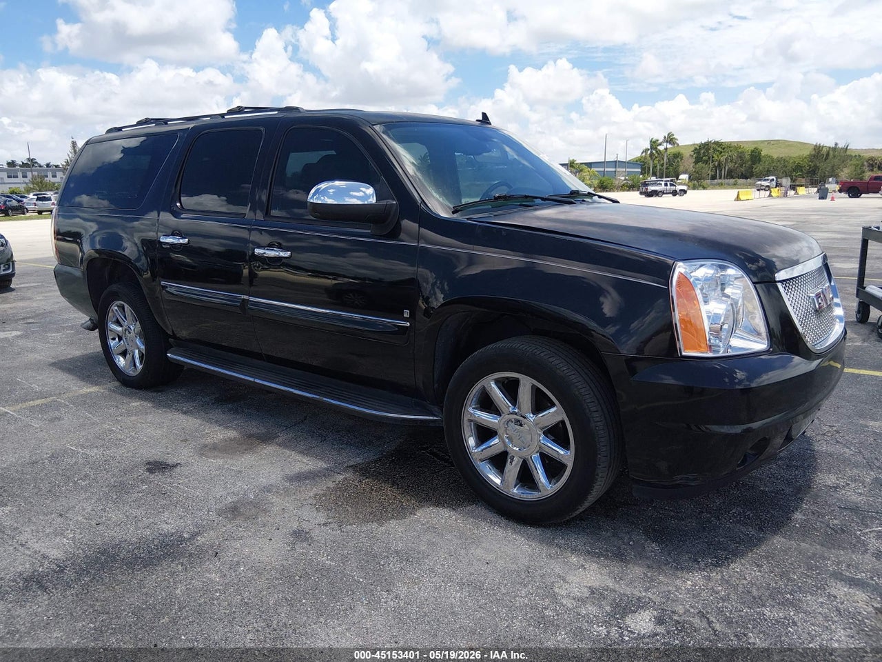 1GKFC16JX8R****** · 2008 GMC YUKON XL 1500 SLT
