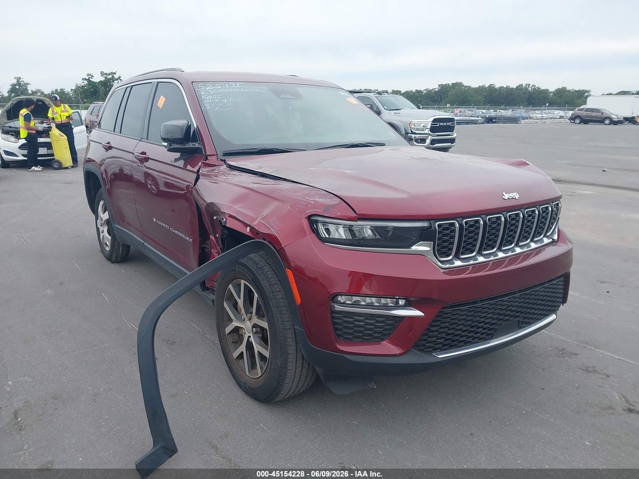1C4RJGBG6PC****** · 2023 JEEP GRAND CHEROKEE LIMITED 4X2