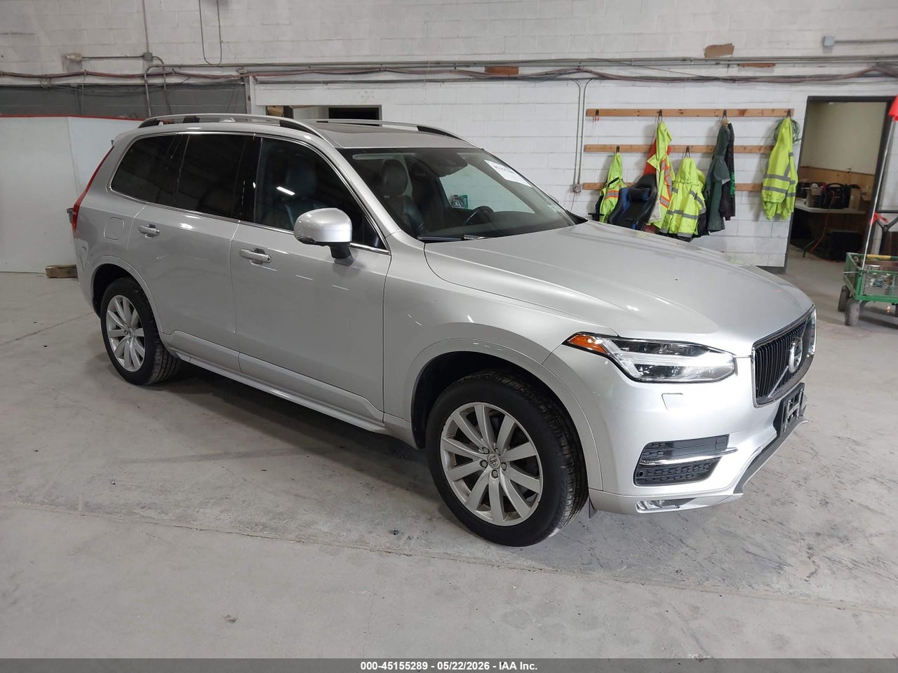 YV4A22PK2H1****** · 2017 VOLVO XC90 T6 MOMENTUM