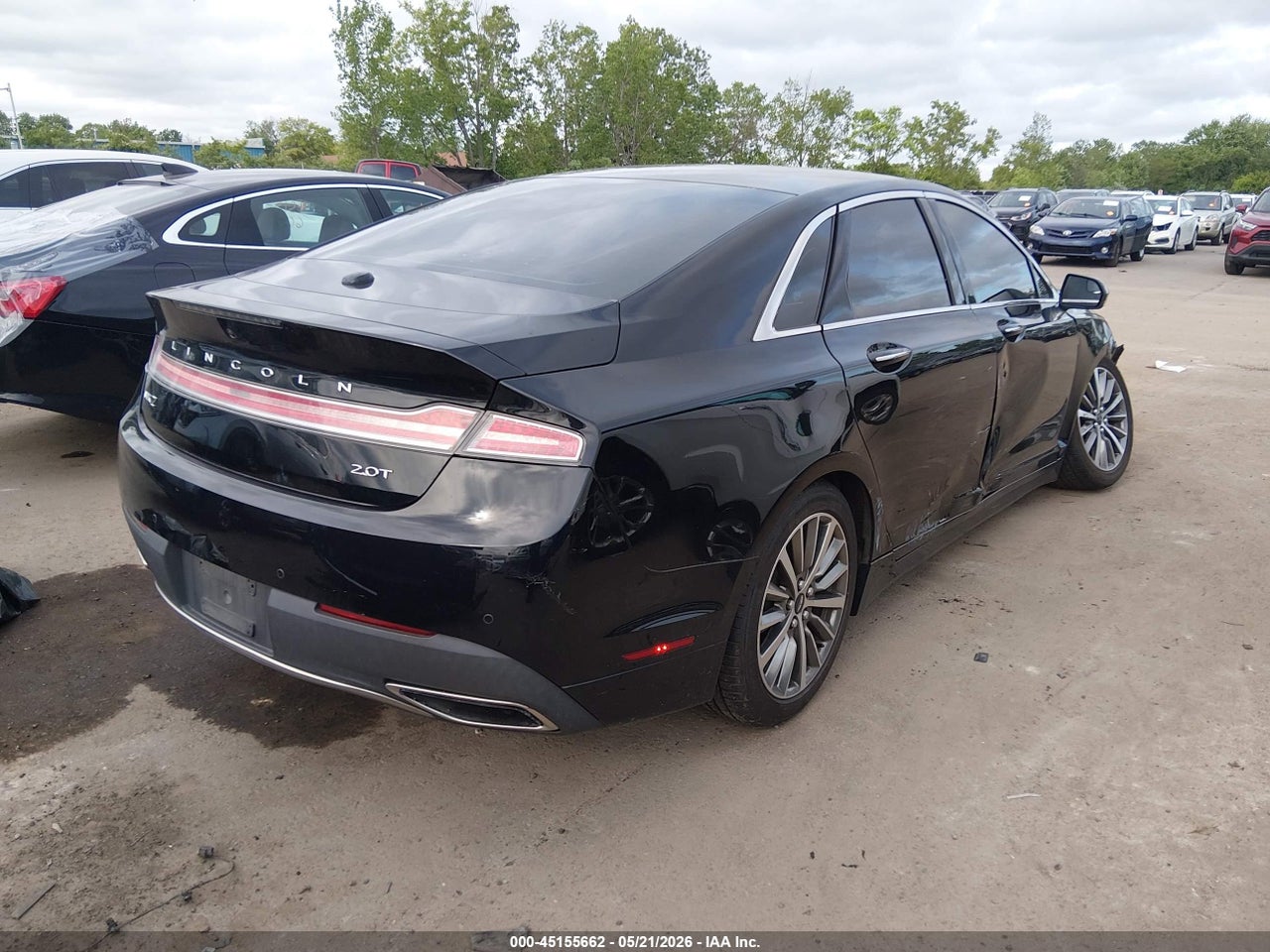 2017 LINCOLN MKZ PREMIERE · 4/11