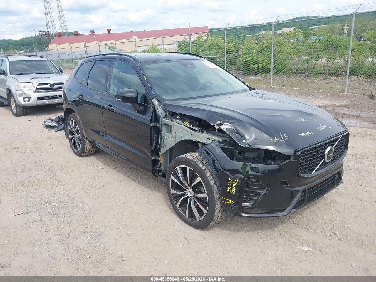 YV4L12RW4P1****** · 2023 VOLVO XC60 B5 PLUS DARK THEME