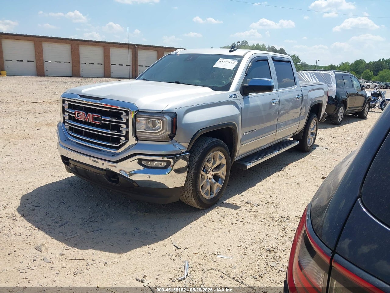 2017 GMC SIERRA 1500 SLT · 2/11