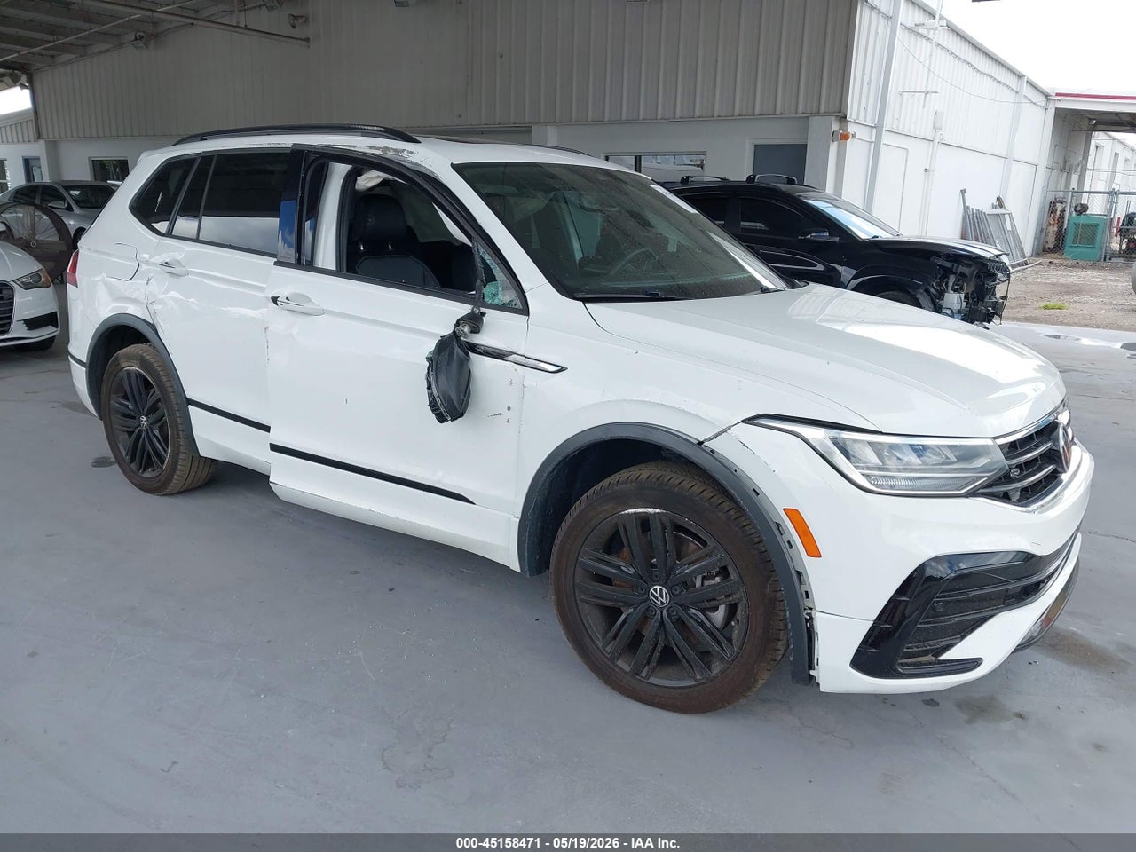 3VVCB7AX0NM****** · 2022 VOLKSWAGEN TIGUAN 2.0T SE R-LINE BLACK