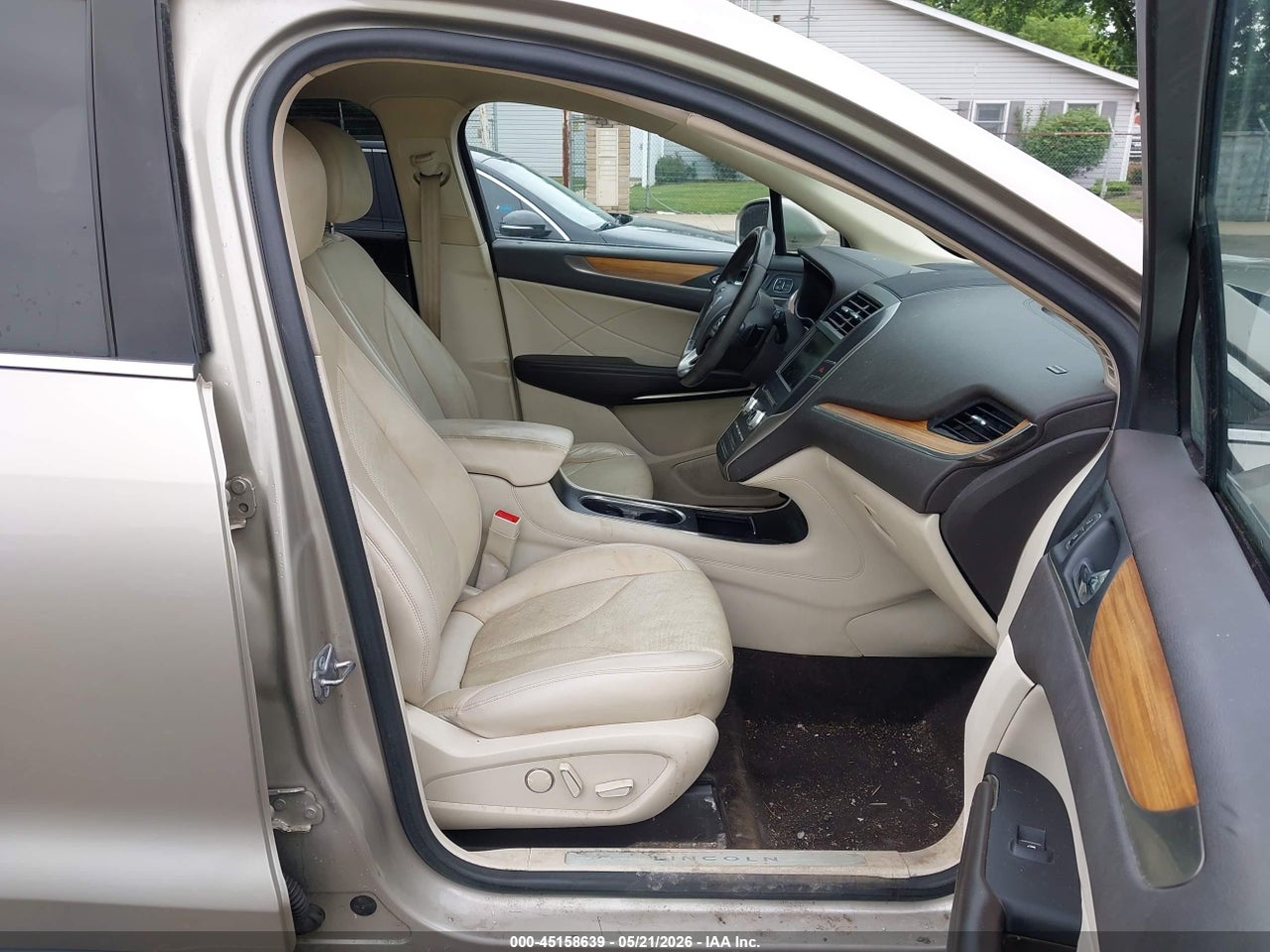 2015 LINCOLN MKC · 5/11