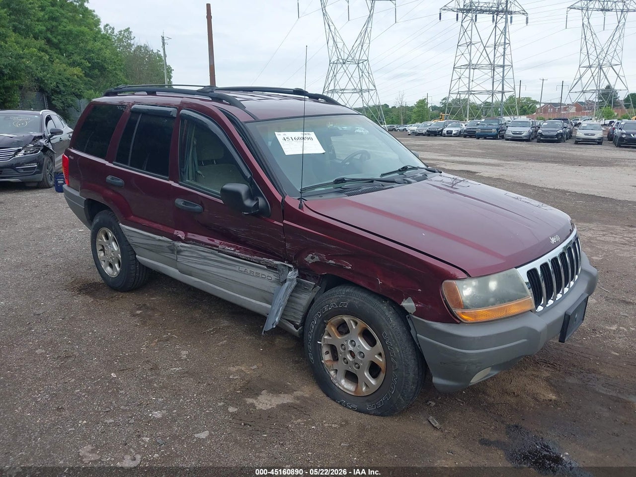 1J4GW48N1YC****** · 2000 JEEP GRAND CHEROKEE LAREDO