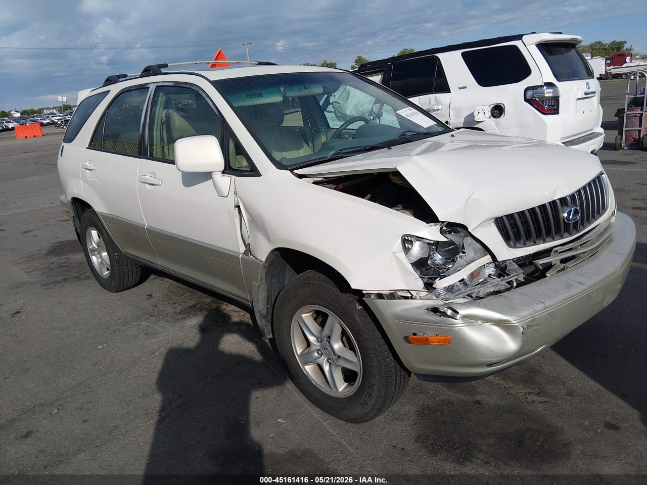 JT6HF10U6Y0****** · 2000 LEXUS RX 300