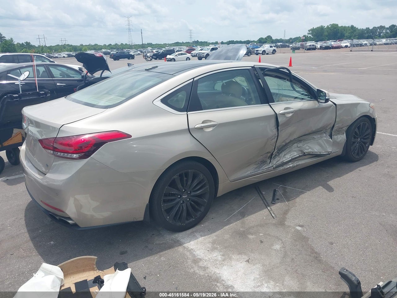 2015 HYUNDAI GENESIS 5.0 · 4/11