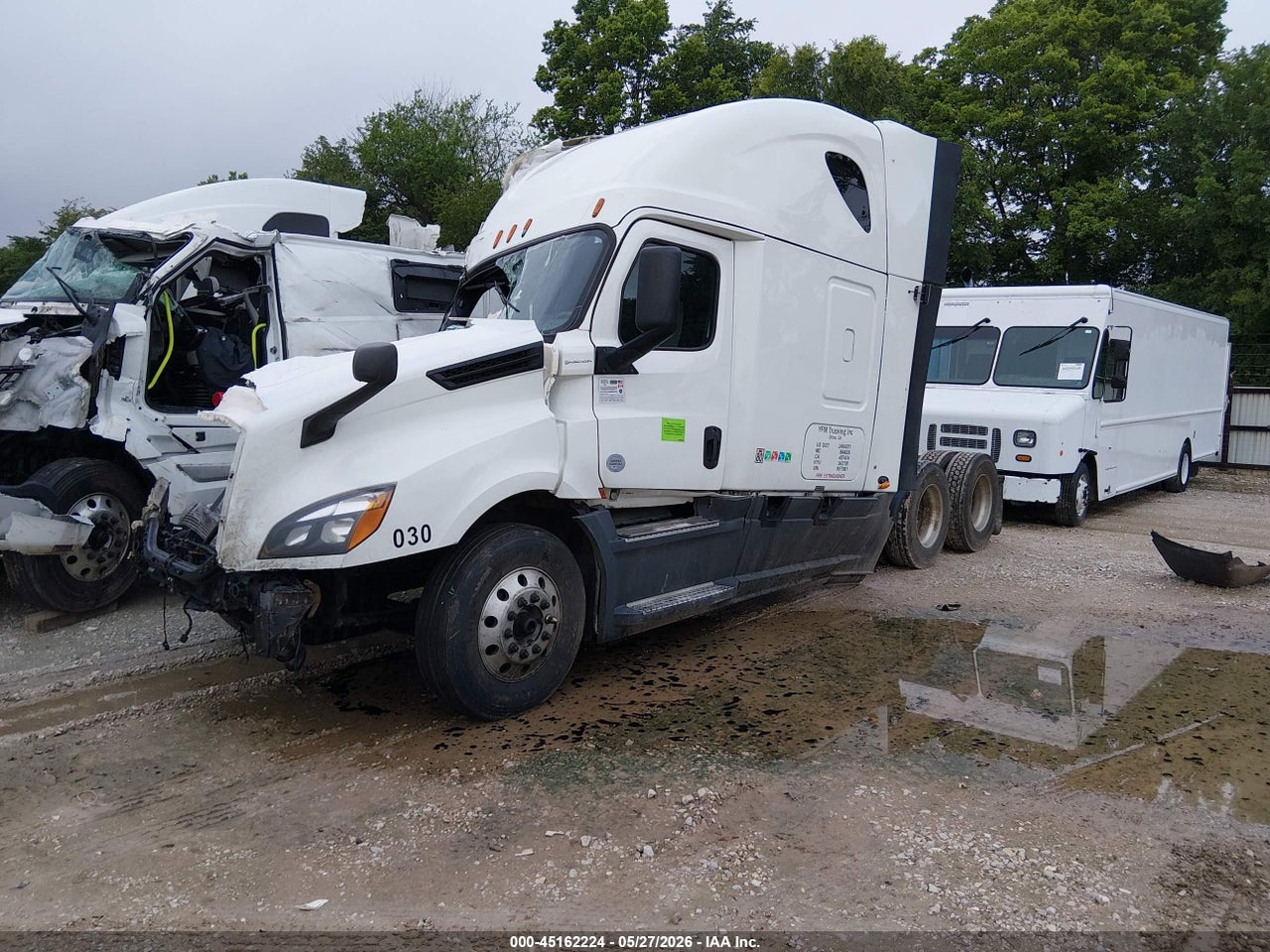 2019 FREIGHTLINER NEW CASCADIA 126 · 2/4