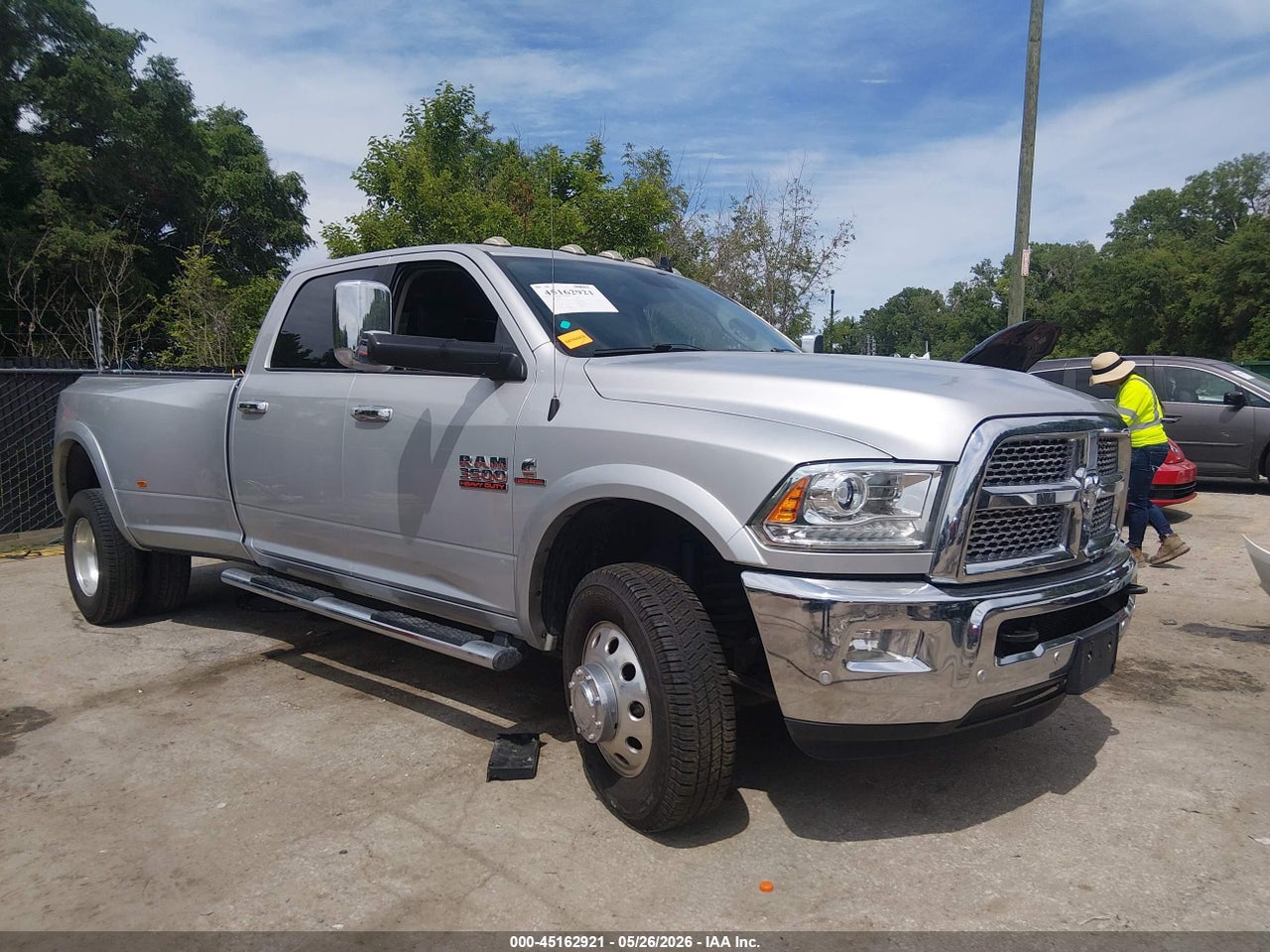 3C63RRJL9JG****** · 2018 RAM 3500 LARAMIE  4X4 8' BOX