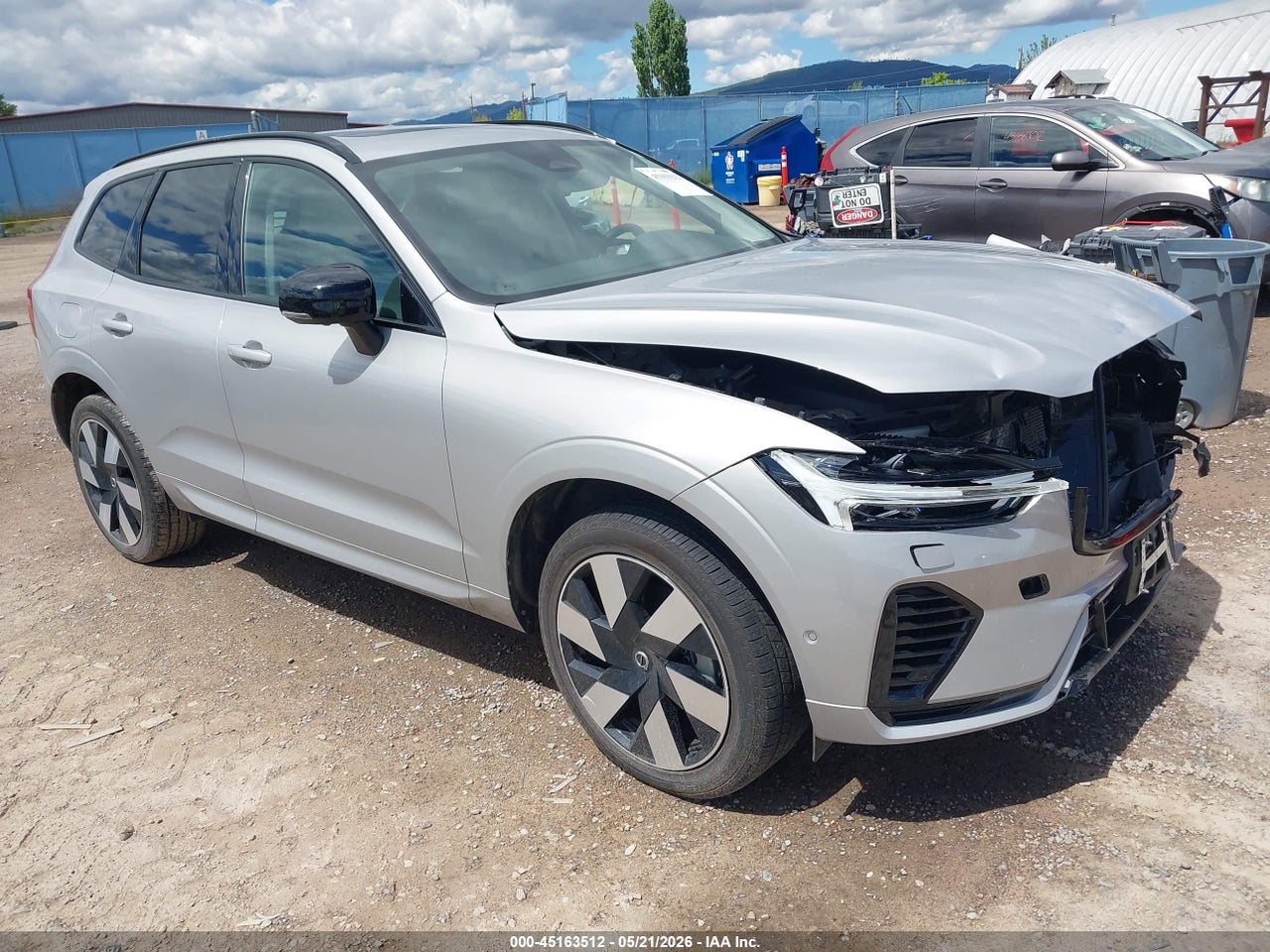 YV4H60RC2S1****** · 2025 VOLVO XC60 PLUG-IN HYBRID PLUS, T8 AWD ELECTRIC/GASOLINE, DARK