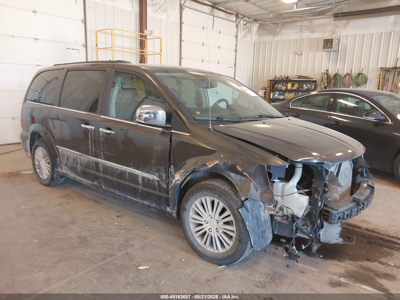 2C4RC1CG0GR****** · 2016 CHRYSLER TOWN &amp; COUNTRY TOURING-L