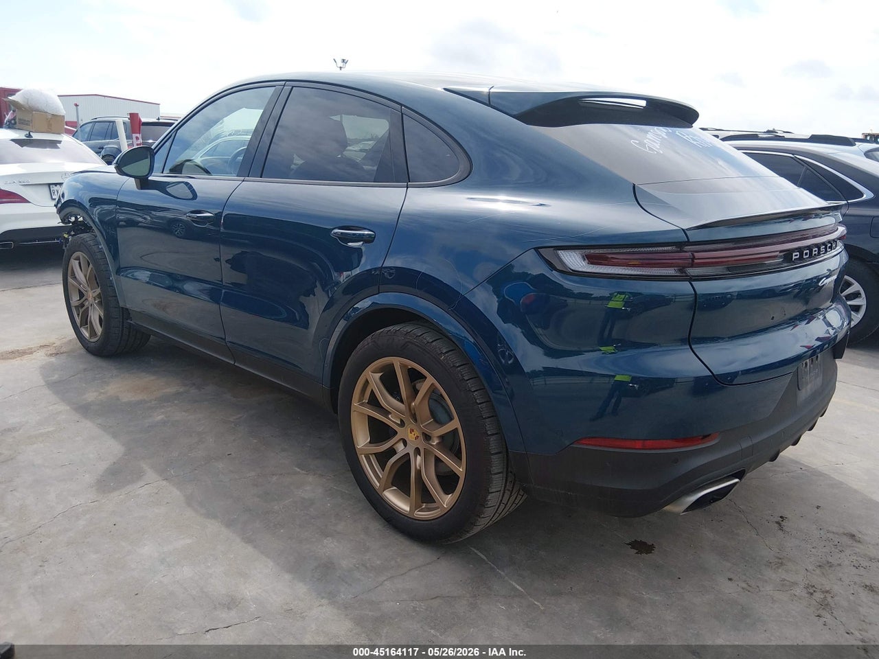 WP1BA2AY9RD****** · 2024 PORSCHE CAYENNE COUPE   · 3/11