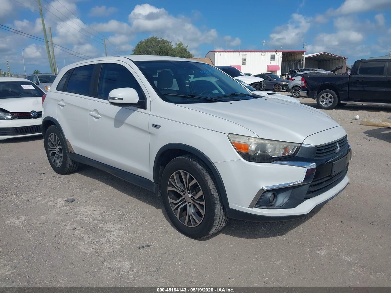 JA4AP3AU9HZ****** · 2017 MITSUBISHI OUTLANDER SPORT 2.0 ES